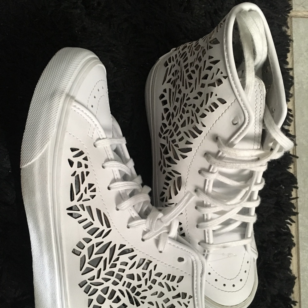 White vans - Picture 6 of 8
